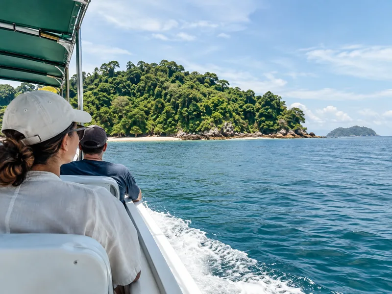 Coiba National Park Boat Trips: Santa Catalina boat tours to Coiba and nearby islands